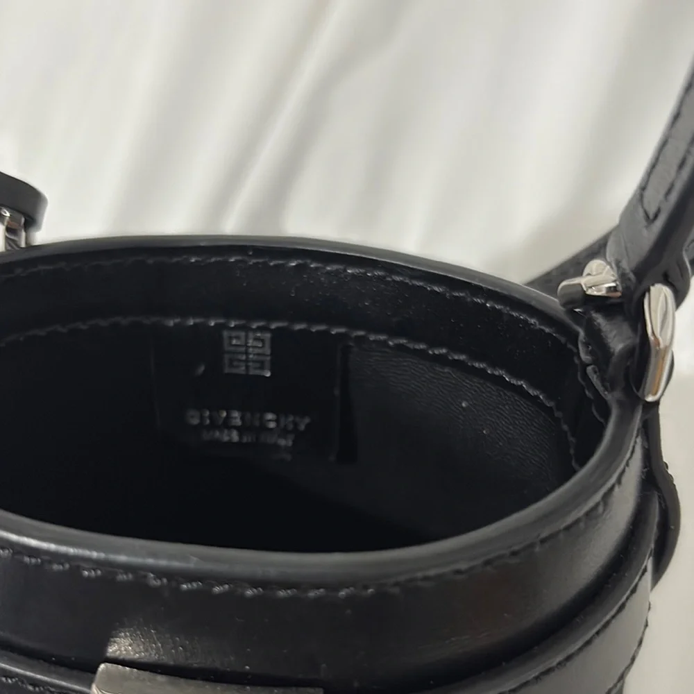 Givenchy shark Handbag - Picture 3 of 6